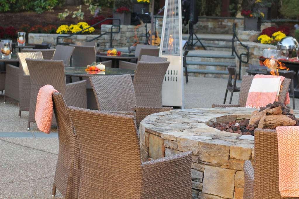 Doubletree By Hilton Hotel Boston - Bedford Glen Exterior photo