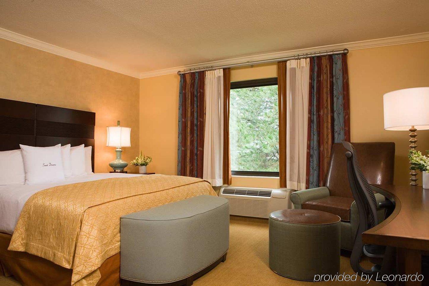 Doubletree By Hilton Hotel Boston - Bedford Glen Room photo