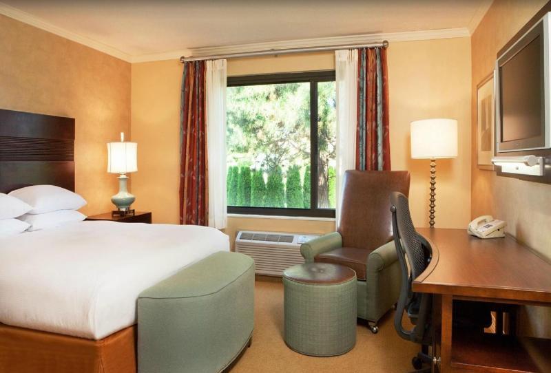 Doubletree By Hilton Hotel Boston - Bedford Glen Exterior photo