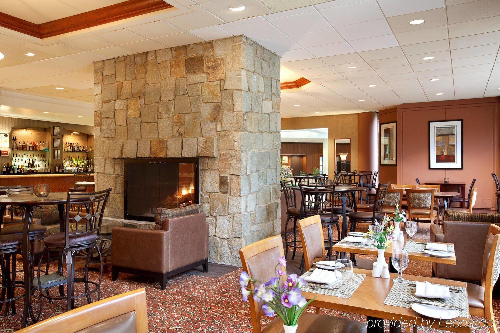Doubletree By Hilton Hotel Boston - Bedford Glen Exterior photo