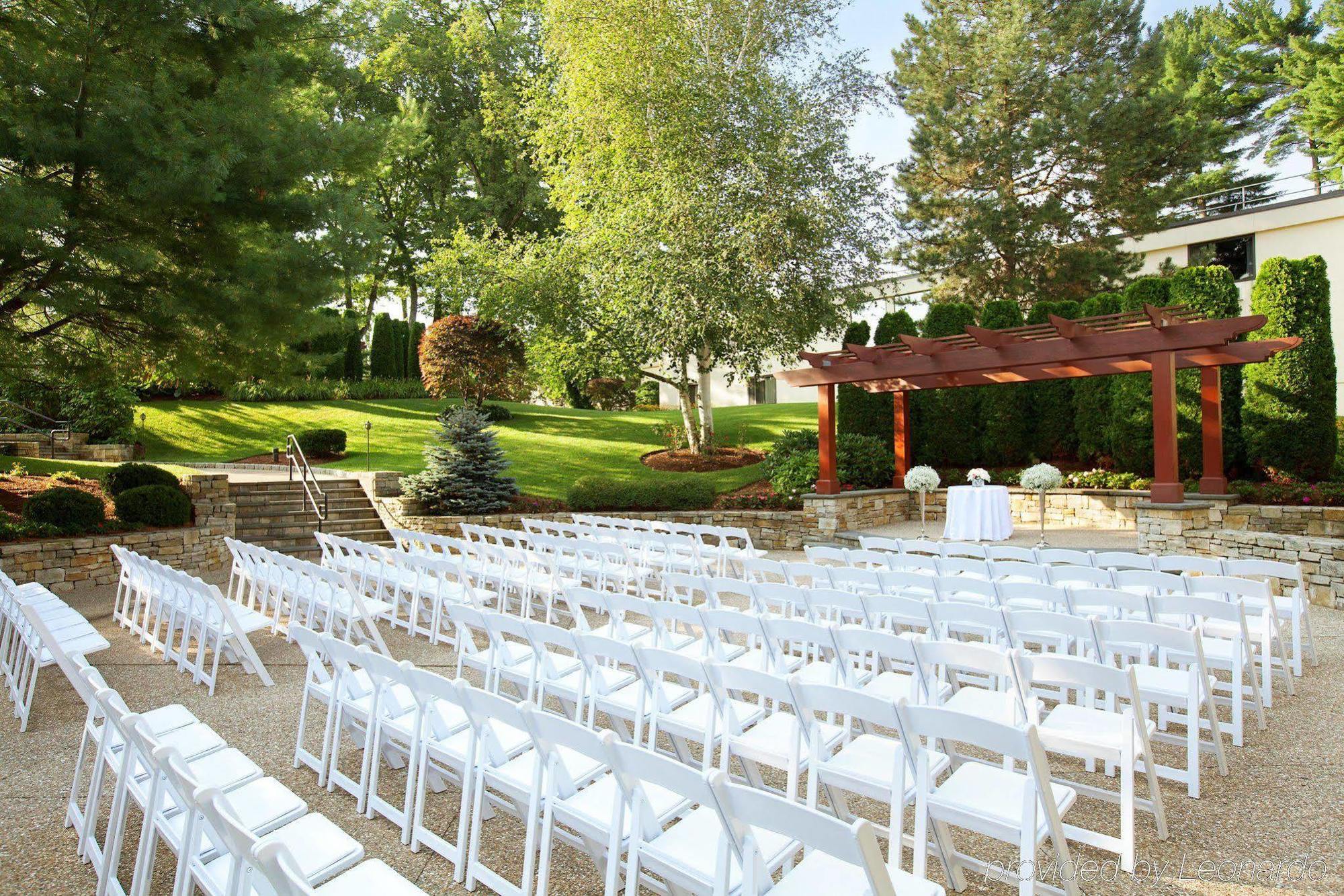 Doubletree By Hilton Hotel Boston - Bedford Glen Exterior photo