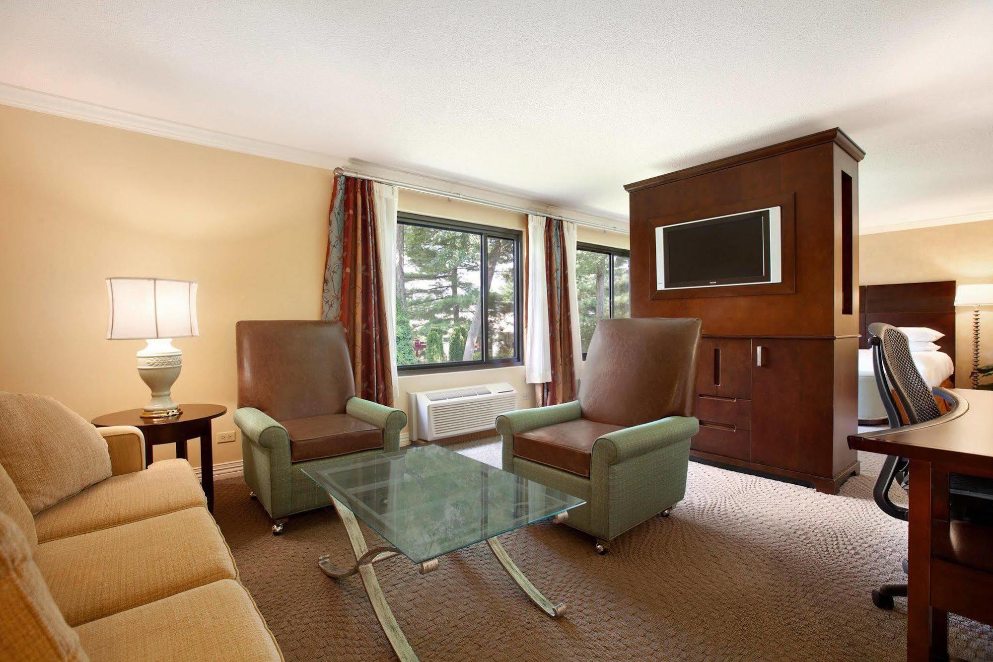 Doubletree By Hilton Hotel Boston - Bedford Glen Exterior photo