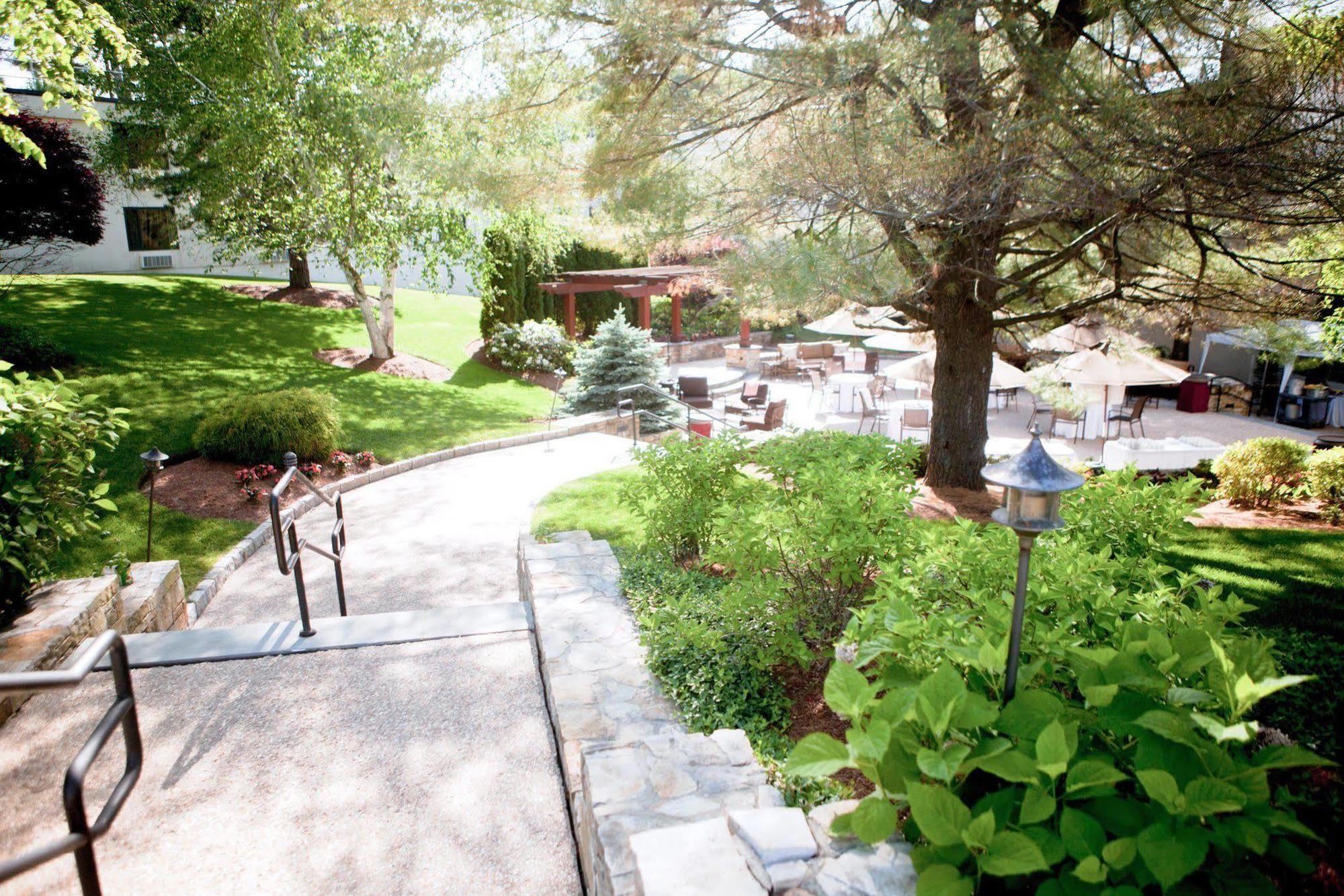 Doubletree By Hilton Hotel Boston - Bedford Glen Exterior photo