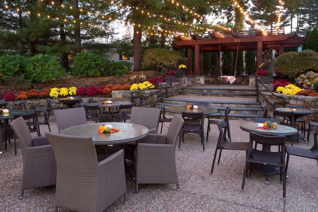 Doubletree By Hilton Hotel Boston - Bedford Glen Exterior photo