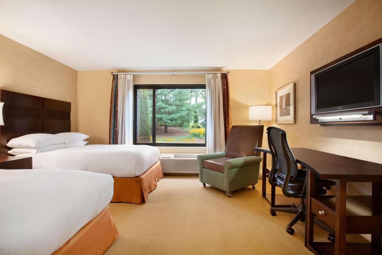 Doubletree By Hilton Hotel Boston - Bedford Glen Room photo